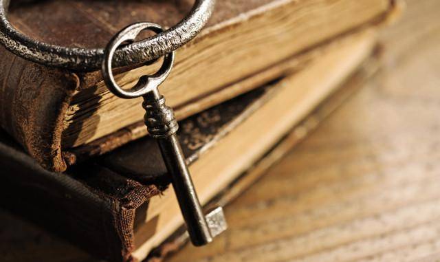 所以,他决定写一本关于心灵开发和创富的书,并命名为《万能钥匙》.