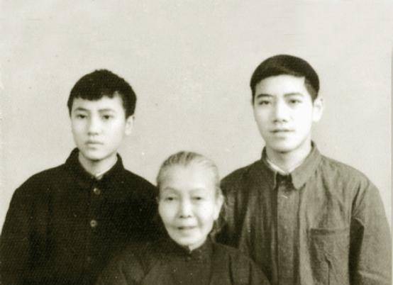 原创夏明翰牺牲后妻不改嫁推三轮挣钱养大女儿后人低调却不简单