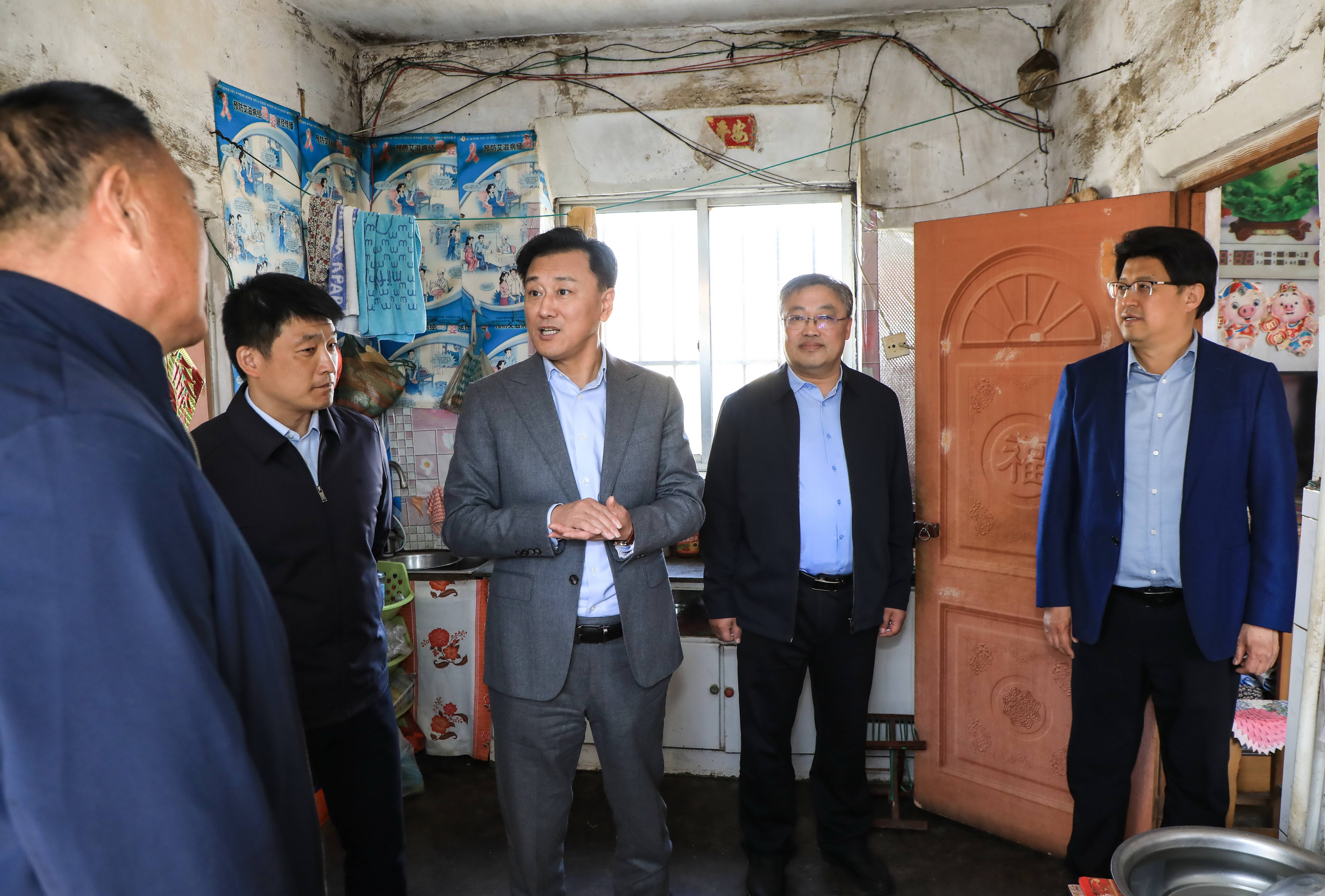 威海向19名患者发放"燃起生活希望之光"血友病慈善救助金