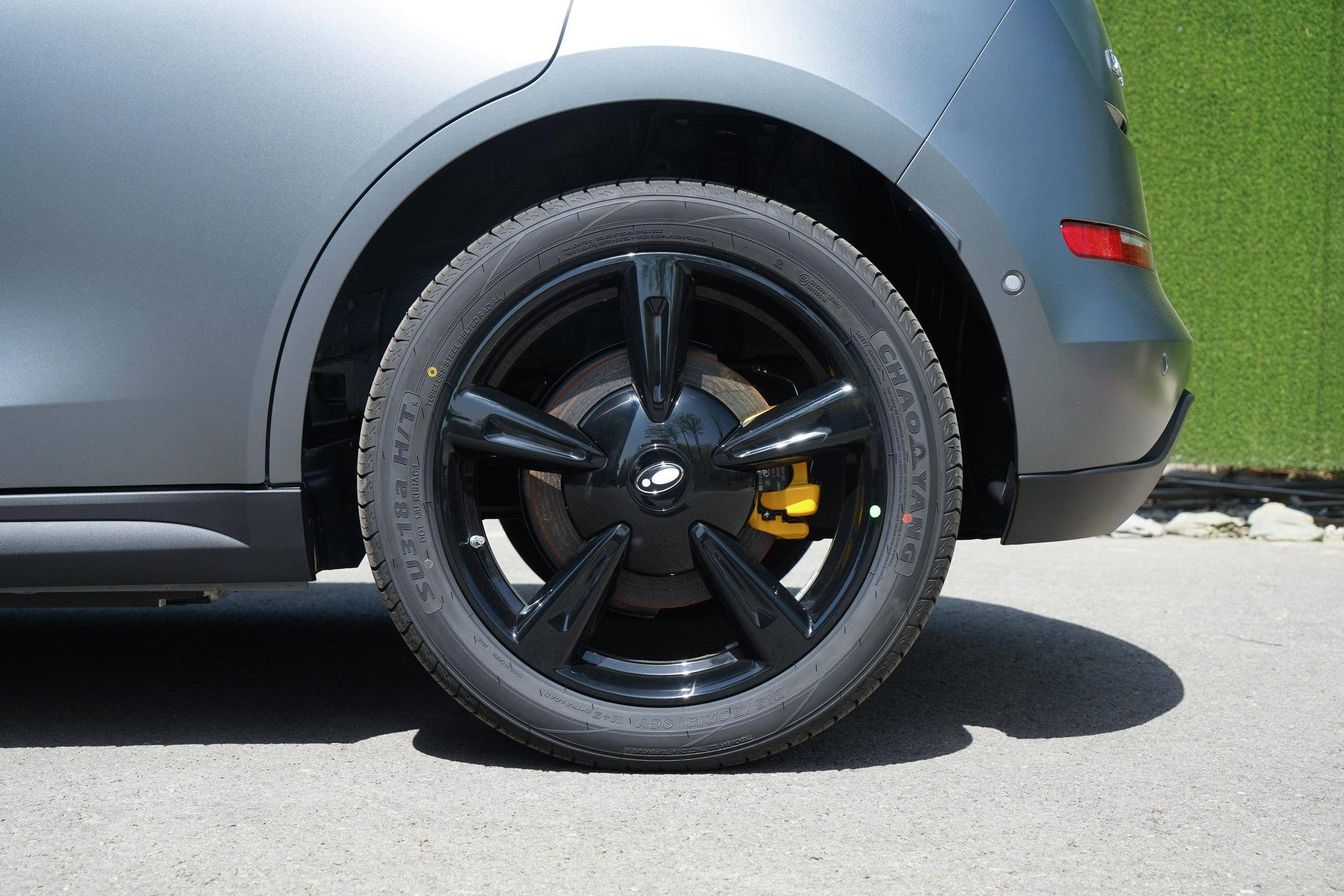 竞争比亚迪海豚,2024款欧拉好猫实车亮相,将于北京车展上市