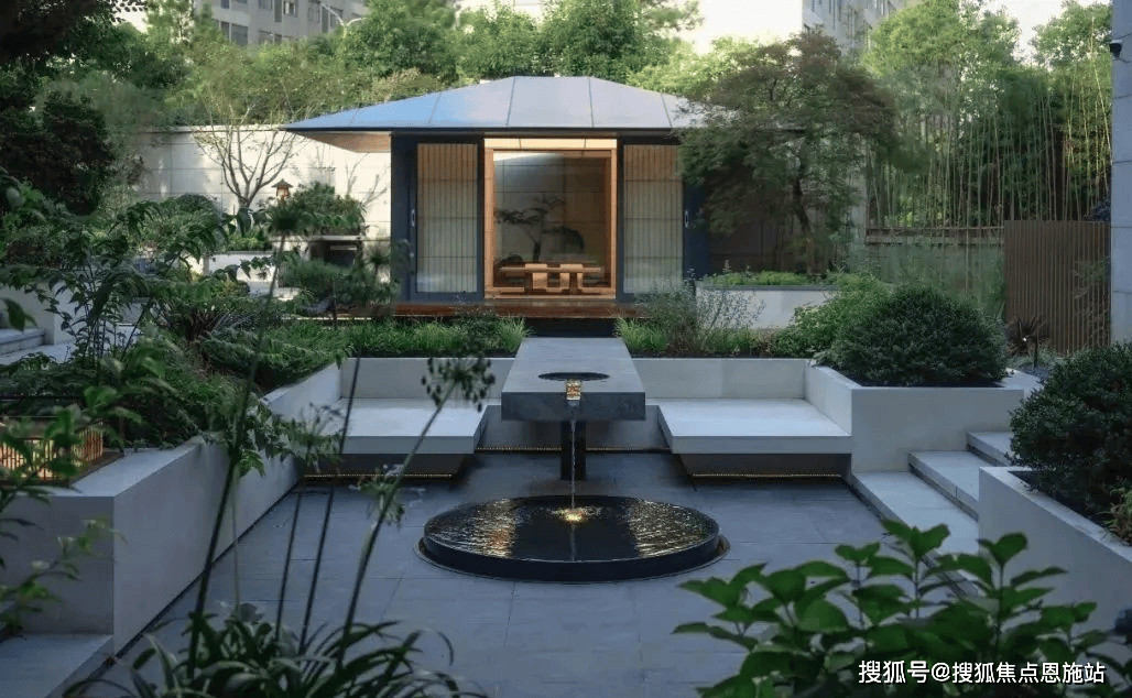 作为众多富豪选择的顶级中式豪宅,九间堂的每一幢建筑均融合传统中式