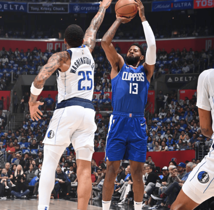 正负值 9全队第三,离开湖人涅槃重生!哈登兑现诺言,乔治夸一人