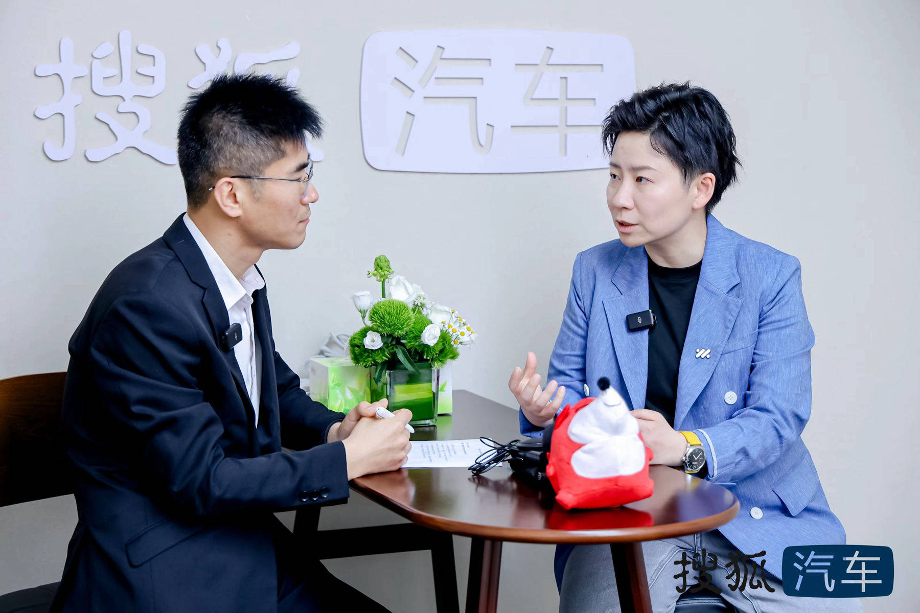 2024北京车展丨李微萌:今年光年固态电池将规模化量产 智己L6率先搭载上车_搜狐汽车_搜狐网