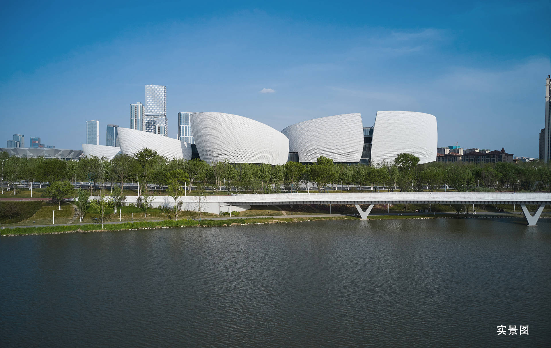 2024西安陕建雲玥府小区-五证齐全-大户型-绿化率-容积率_港务_国际_中心