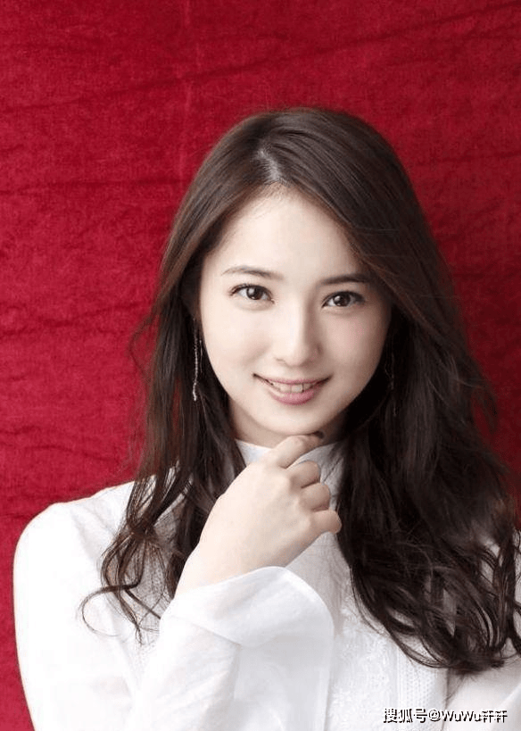 35岁佐佐木希,这谁顶得住的神仙颜值与魔鬼身材!