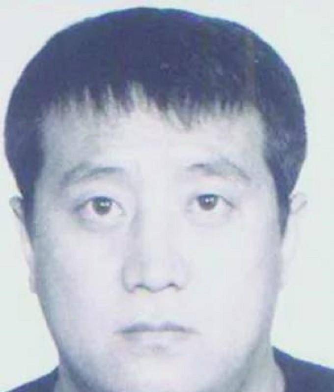 他23年前被人捅8刀,请私人侦探跨越9省历时9年,花230万缉凶复仇