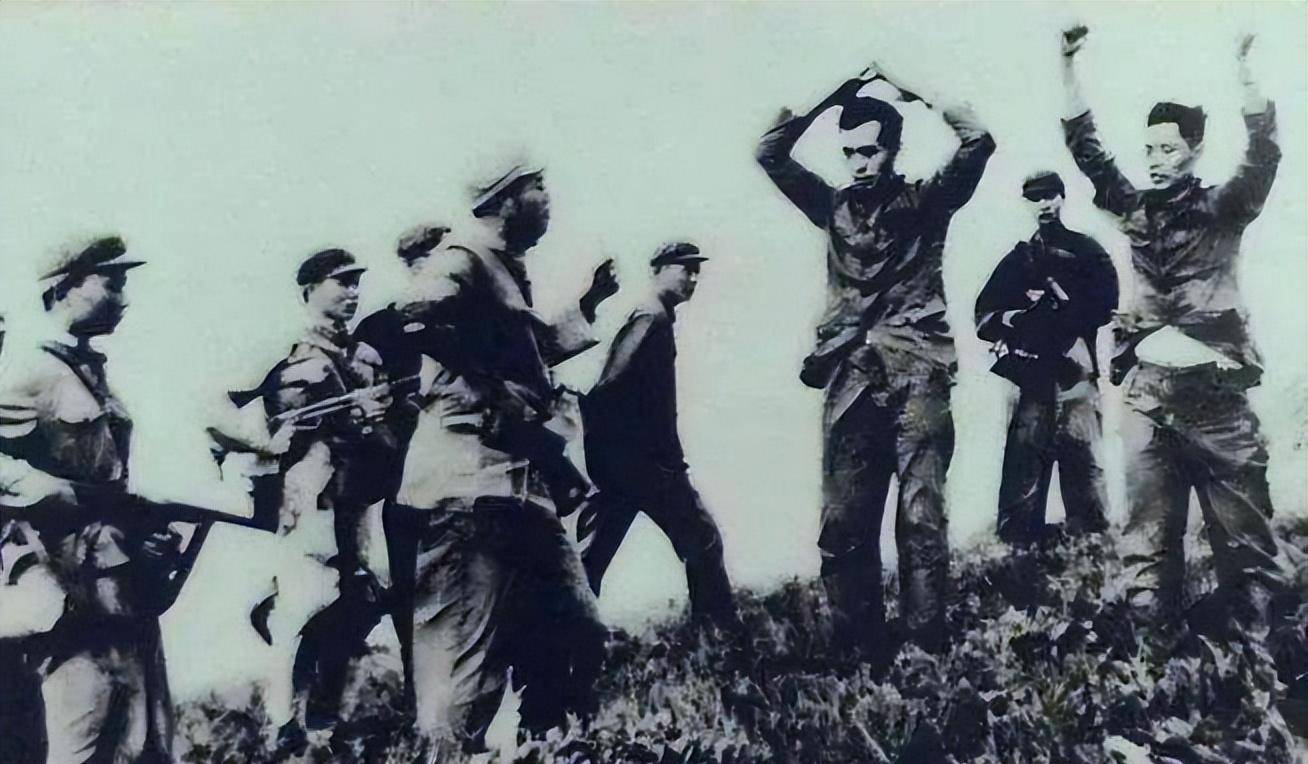 少将偷袭大陆失败,隐姓埋名藏深山,因一句脏话暴露_舟山_蒋介石_台湾