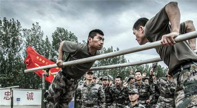 陆军原18个集团军,很多英雄部队曾屡立奇功,后来去哪了?