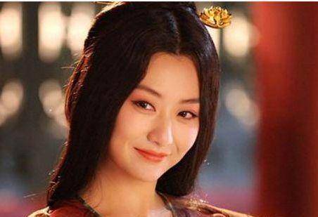 褒姒拥有绝世姿容,西周王朝灭亡真是因为褒姒引起的?其实并不是