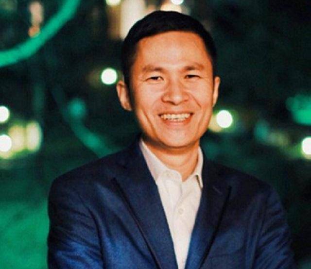 马云好友钱峰雷:6年从穷小子变巨富,街头被砍悬赏1000万