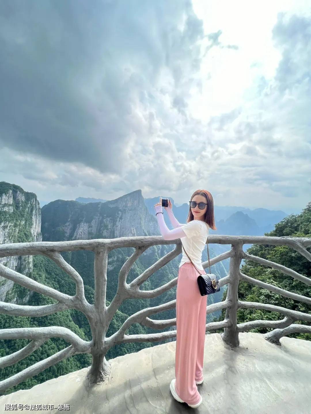 到湖南张家界旅游五天四晚人均要多少钱 到湖南张家界