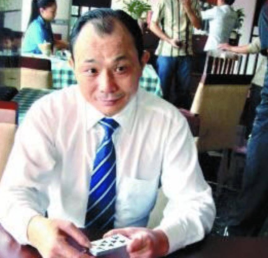 曾一把赢600万,因出老千露馅,身高从1米7变1米3_尧建云_对方_杨红光