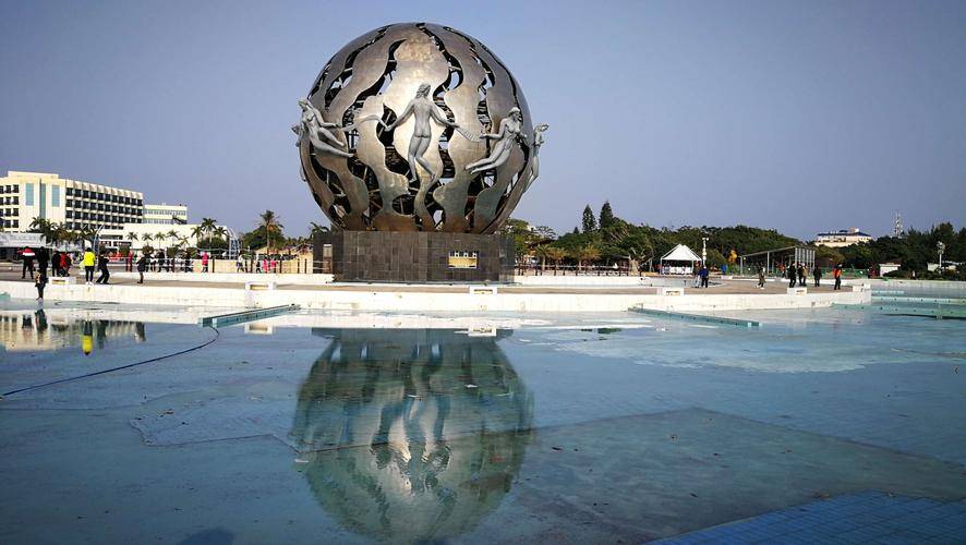 广西北海,一个充满海洋风情和历史文化底蕴的城市,吸引着无数游客前来