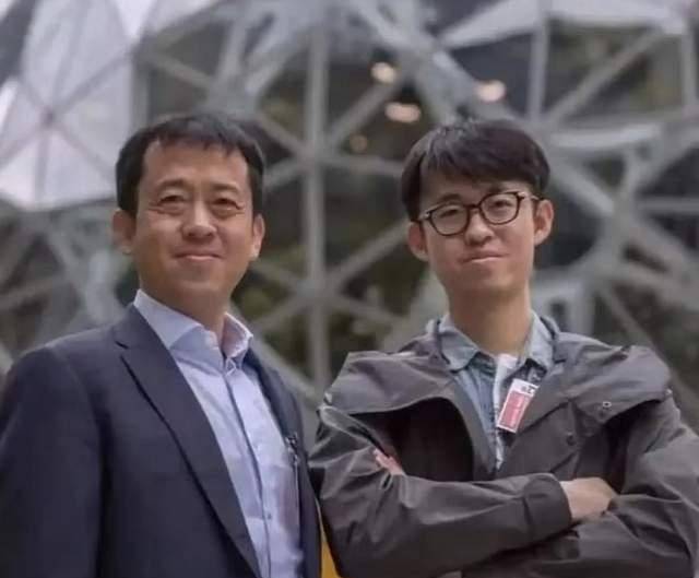 1991年,丁和木和两个儿子丁世忠和丁世家创办了安踏公司,父子三人共同