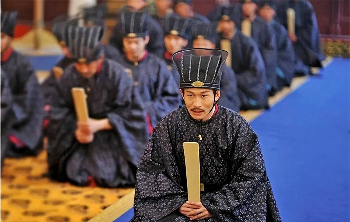 宰相写下"青鹅"两字被杀,大臣们疑惑不解,武则天:把字拆开念_裴炎_李