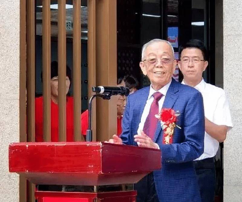 安踏创始人丁和木,坚持每天走1万步,为老家60岁以上村民发补贴_晋江_