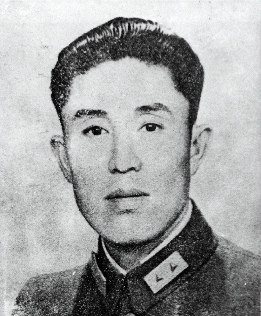 48年长春起义前,郑洞国一个电话喊来曾泽生:不行上长白山打游击