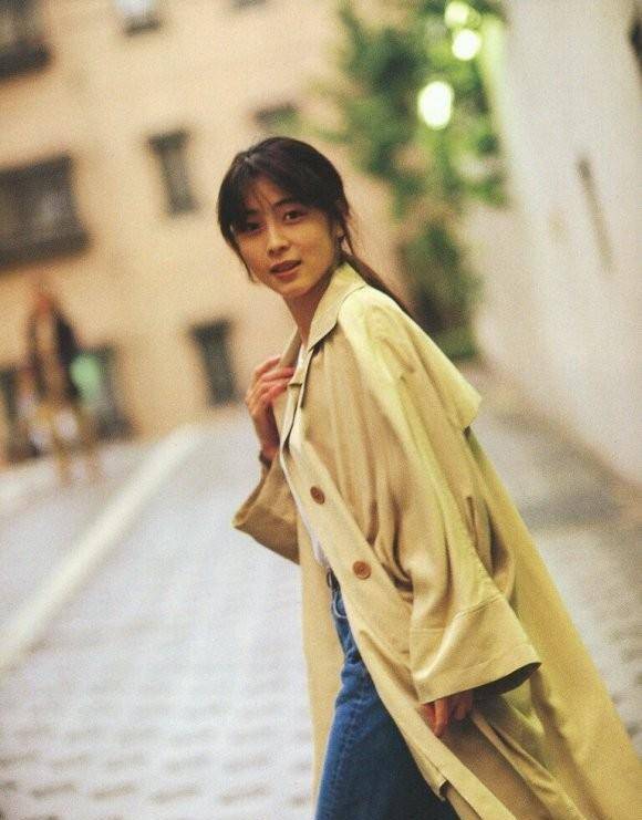 坂井泉水:唱柯南主题曲,一生亮相7次,39岁患癌40岁跌倒去世