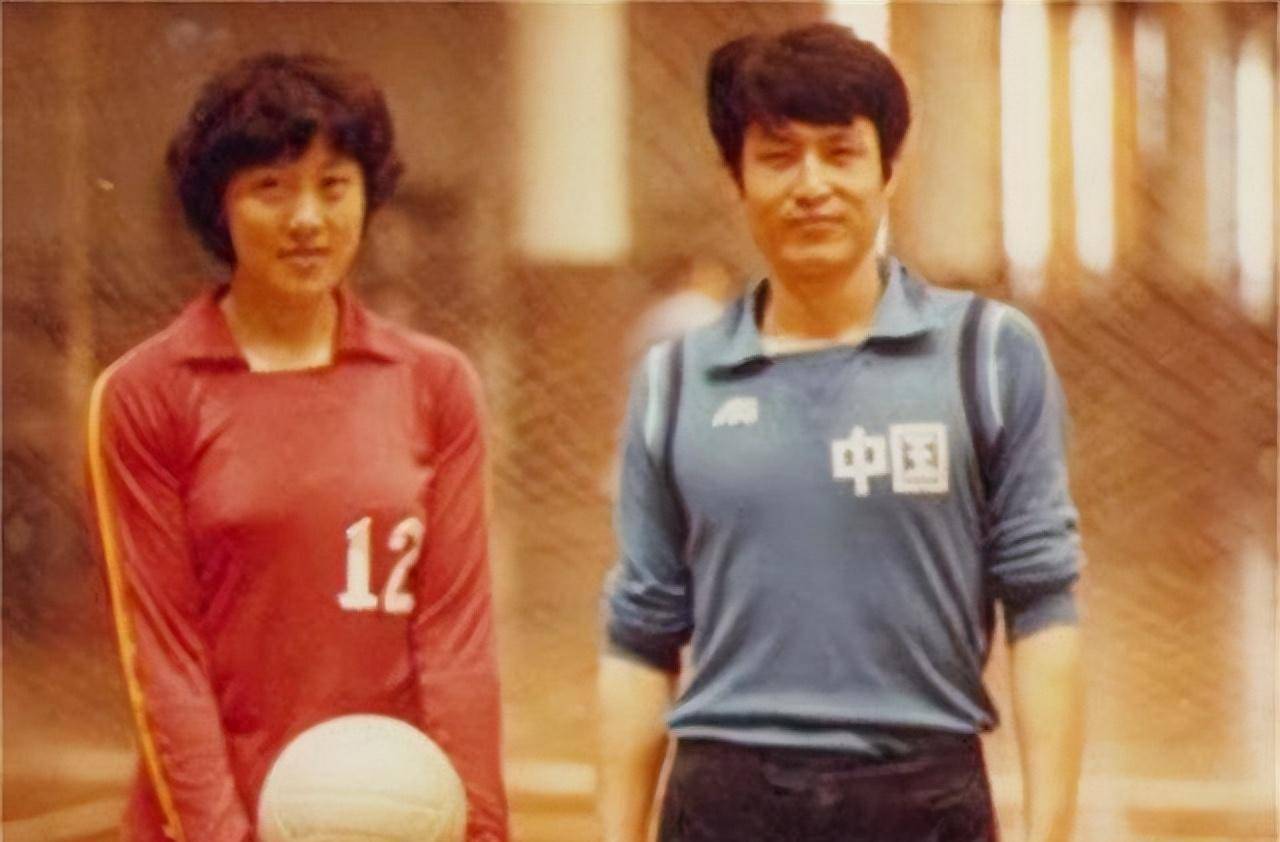 女排名帅陈忠和近况:二婚娶女排弟子为妻,今已退休携妻回归家庭