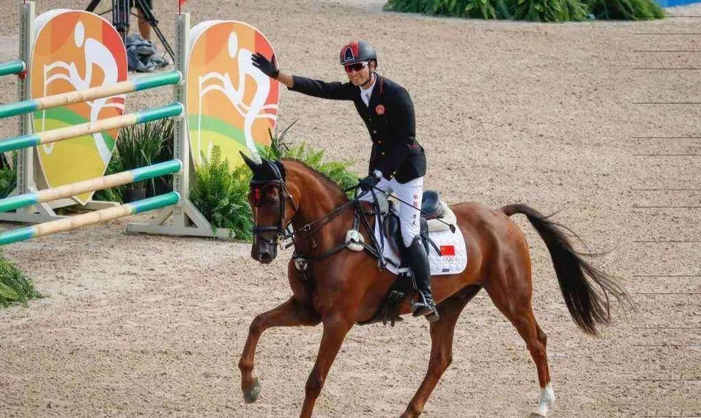 华天:家世显赫中英混血,怒怼bbc,入中国籍比赛为国争光_我国_马术