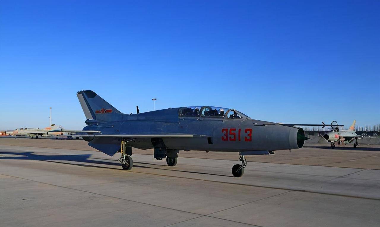 泸州空军第二飞行学院图片