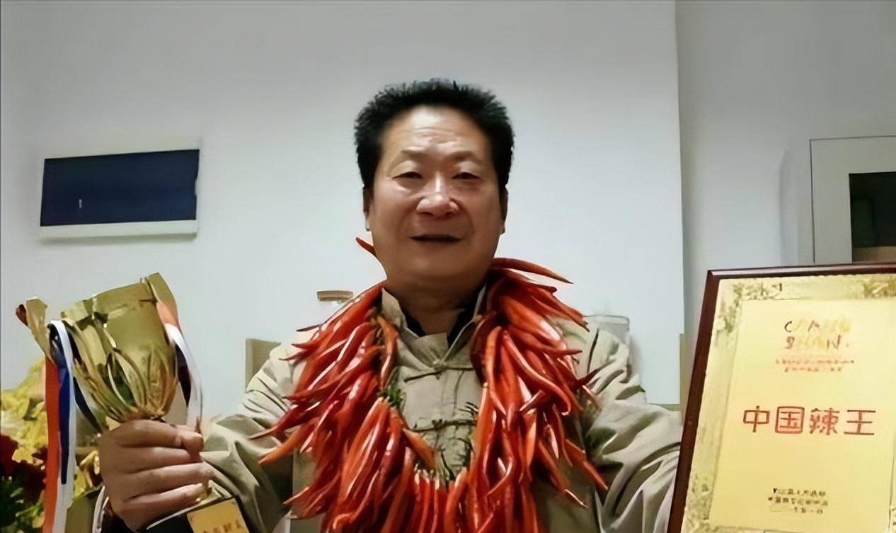 每天5斤辣椒配白酒,曾破世界记录,如今却得了胃病_挑战_中国_因为