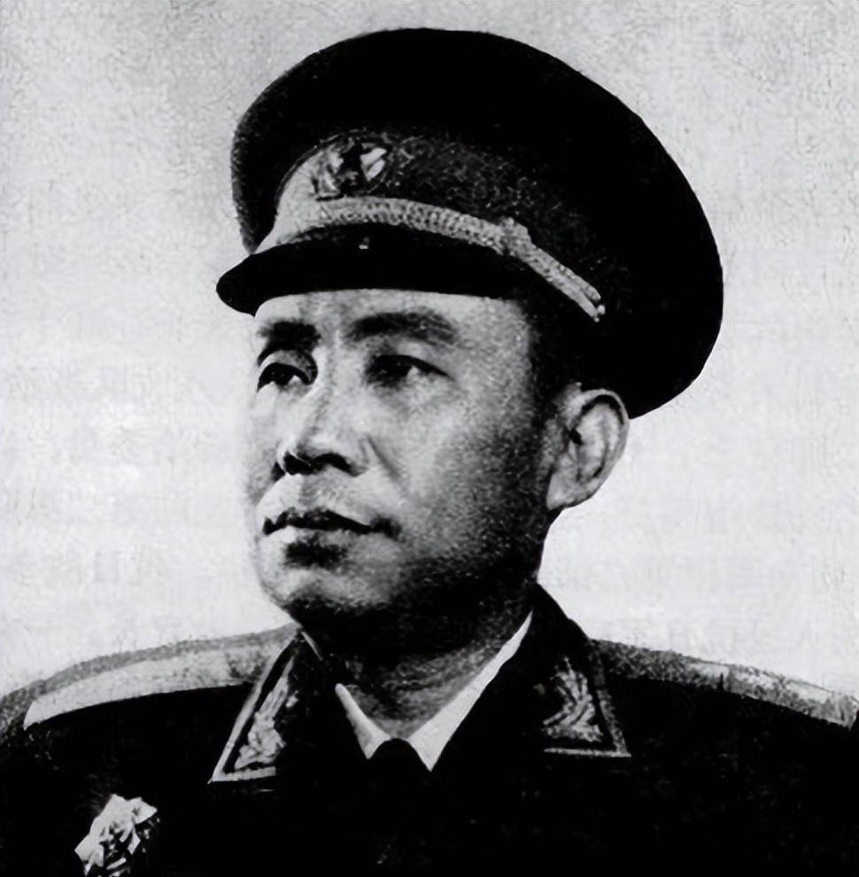 刘震卸任新疆军区司令员,对主持交接的杨勇说:我在这里再待几天