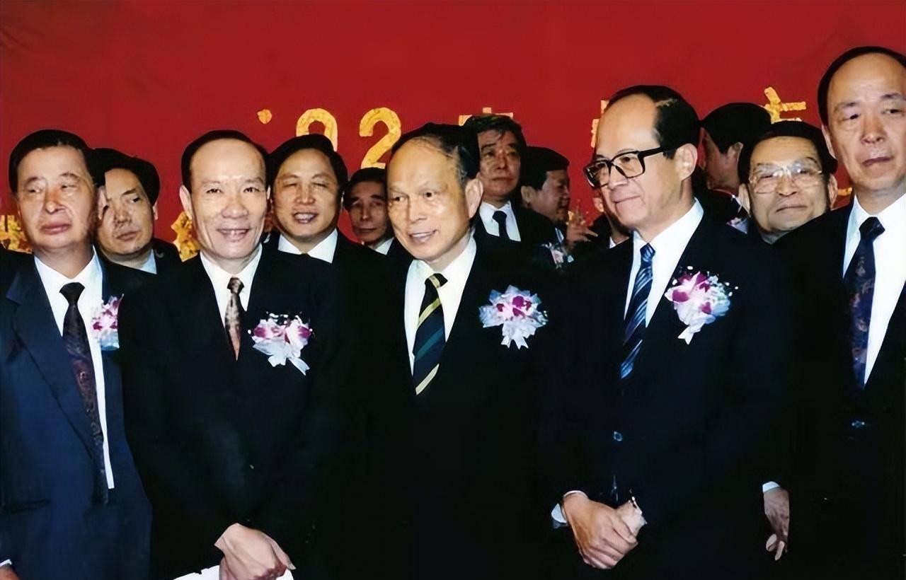 霍英东葬礼赌王扶灵,曾扬言:没我澳门一切都是假的,包括何鸿燊