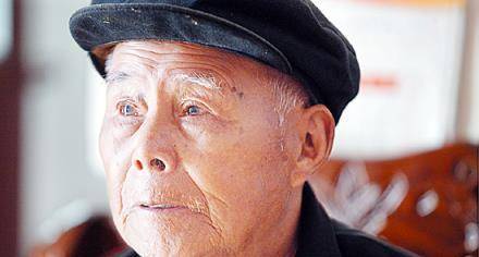 86岁老农隐藏55年,掏出一破布包惊呆省委书记:您是特等功臣?