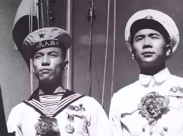 陈立富(右)国民党守敌在猛烈攻击下,不仅兵力遭到大量的伤亡,而且工事