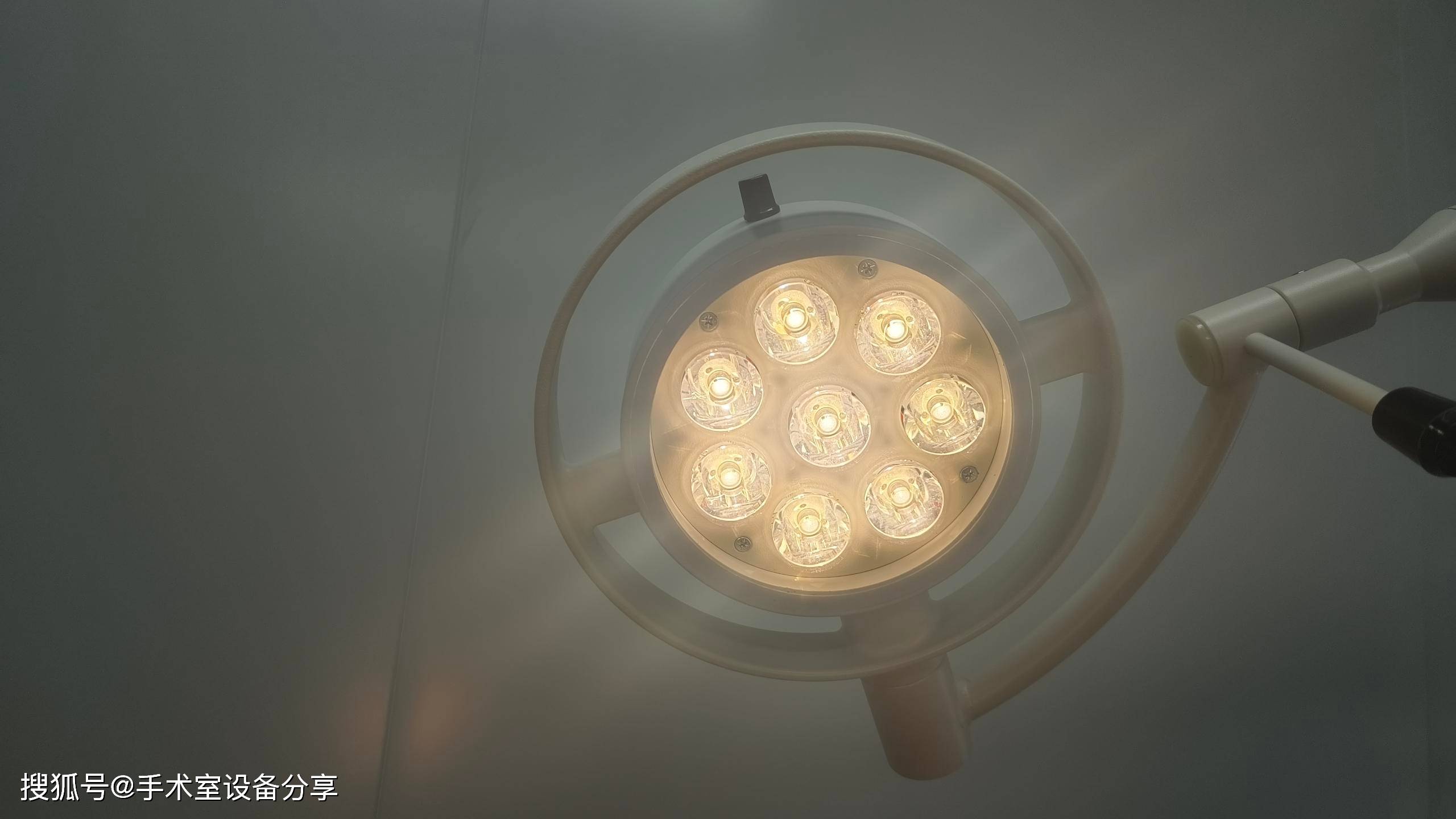 铭泰马可系列手术辅助照明灯——专为手术室设计的照明设备