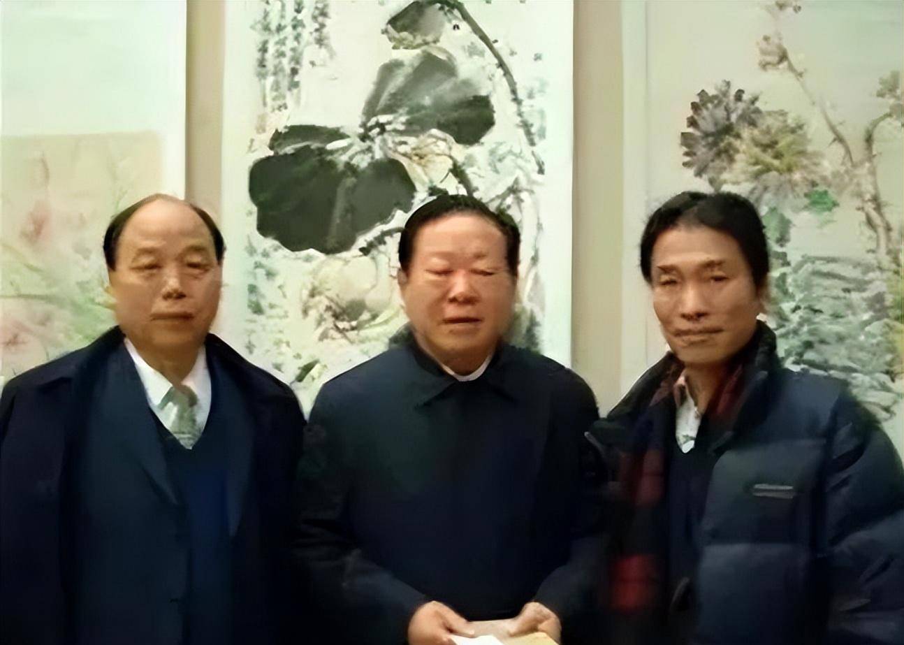 山西前书记胡富国:硬刚公安局长为民断案,捐献半年工资进行修路