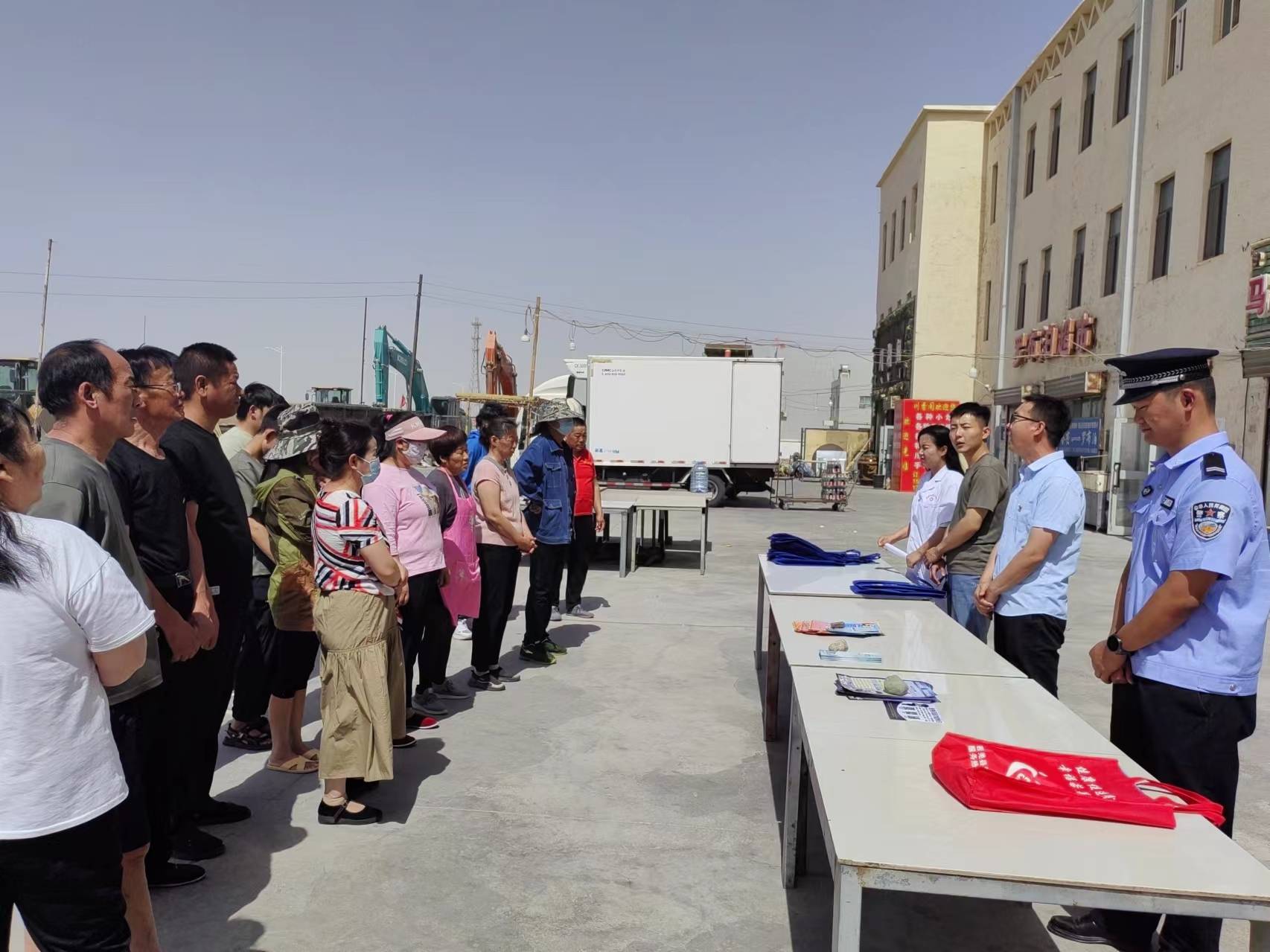 若羌县罗布泊镇开展防灾减灾安全知识宣传活动