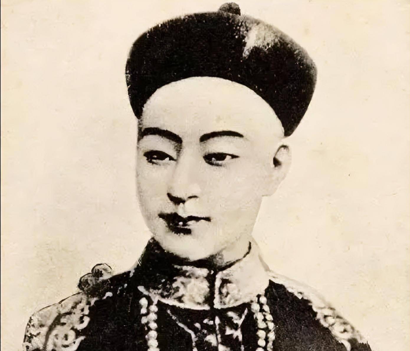 将珍妃扔井里的太监崔玉贵,晚年回忆说出心里话:她真的很了不起