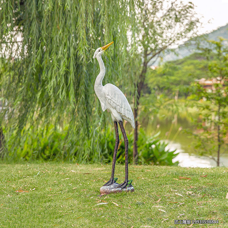 玻璃钢户外仿真白鹭雕塑 动物景观美陈摆件