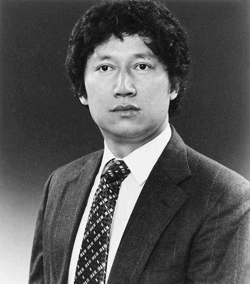 事情还得从头说起,入伍服役九年的李春平复员后,被分配到北京电影制片