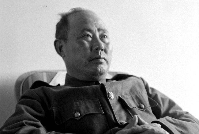 第一次谈判时,符定一,彭泽湘出面,12月24日,再次谈判时,在侯少白的