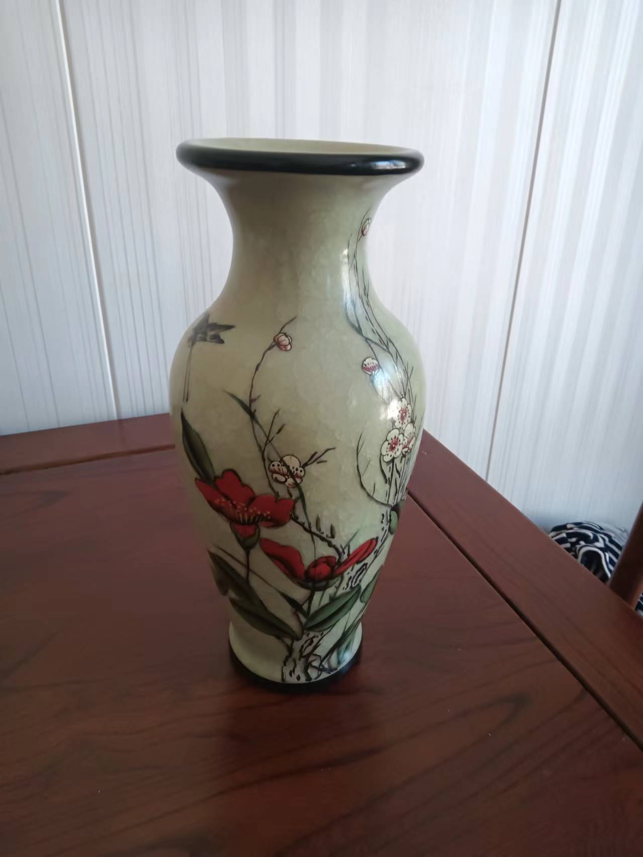 官窑冰裂纹迎春图赏瓶_瓷器_历史_千年