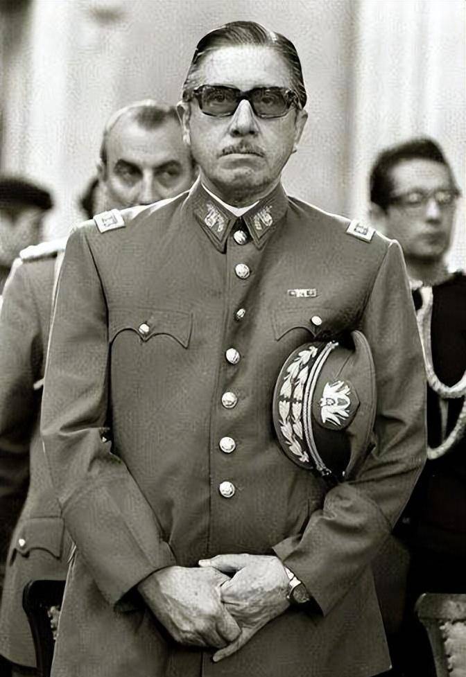 智利军事独裁者奥古斯托·皮诺切特的传记_阿连德_行动_政府