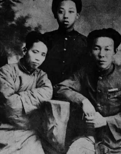 河南兄妹苦寻父亲8年未果,却得知真实身份:竟是将军杨靖宇后人