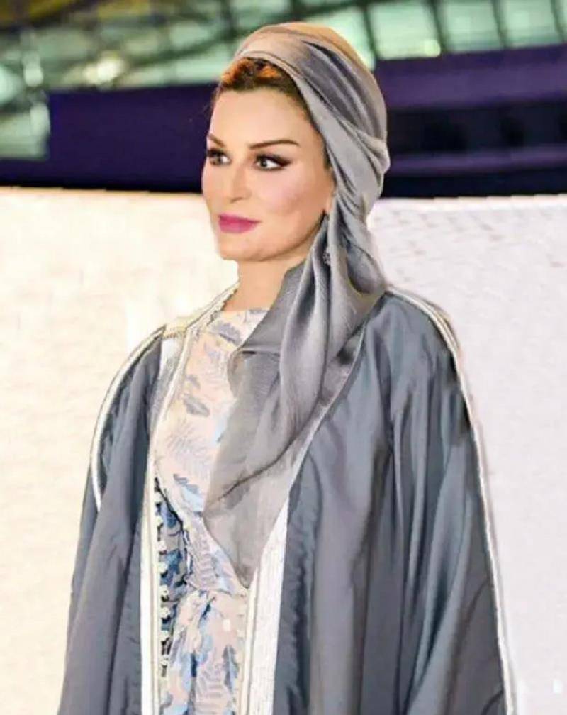 卡塔尔王太后惊艳亮相世界杯!18岁嫁仇人之子,助力儿子当国王