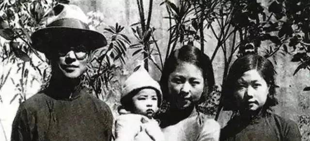 沈从文转入精神病院,张兆和转身离去,晚年她已认不出丈夫的模样