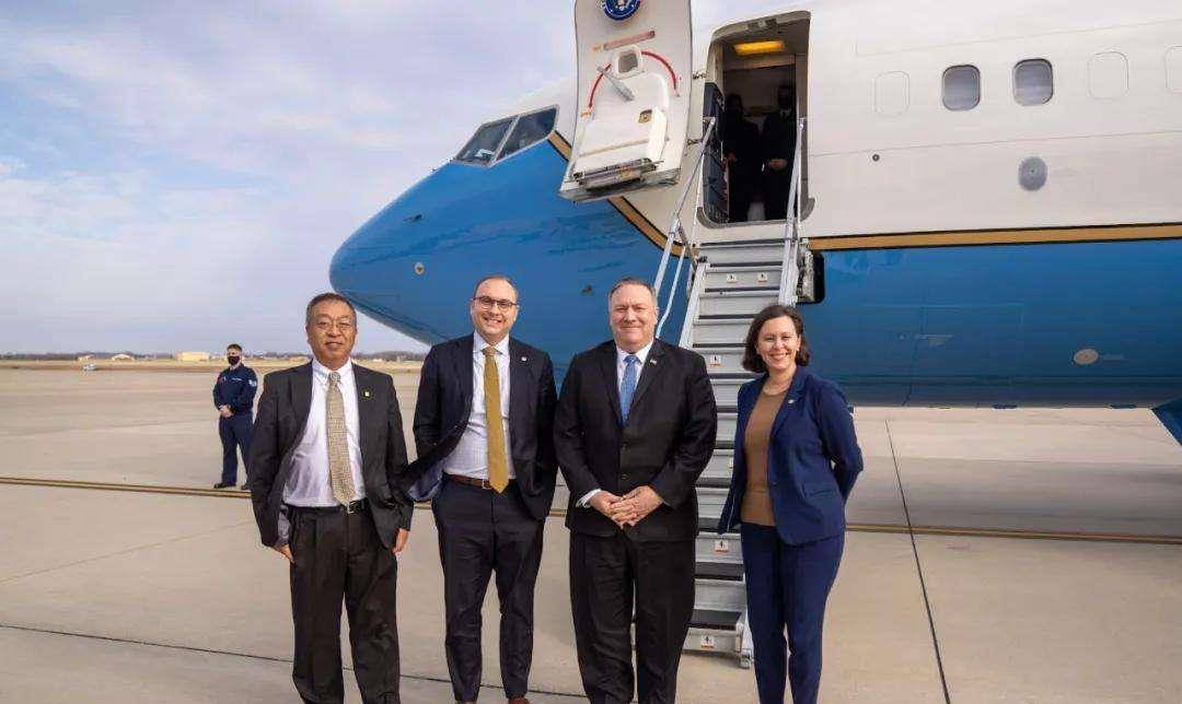 叛徒余茂春:跪舔美国最后被赶出白宫,如今下场令人大快人心