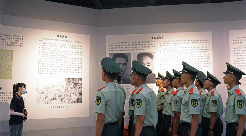 铁心向党 奋斗强军