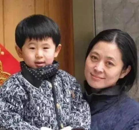 她的身份真惊人,倪萍刘晓庆的命运却凄惨,她说:好命只因这一点_庞敏