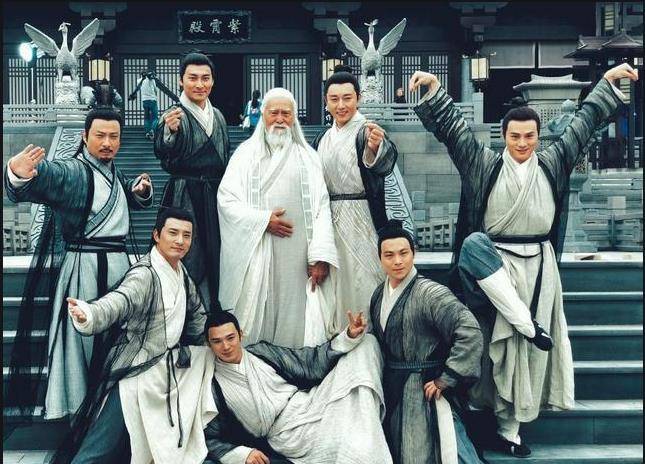 然而,《九阴真经》的出现威胁着这个秩序,王重阳为了保持这种局面,在