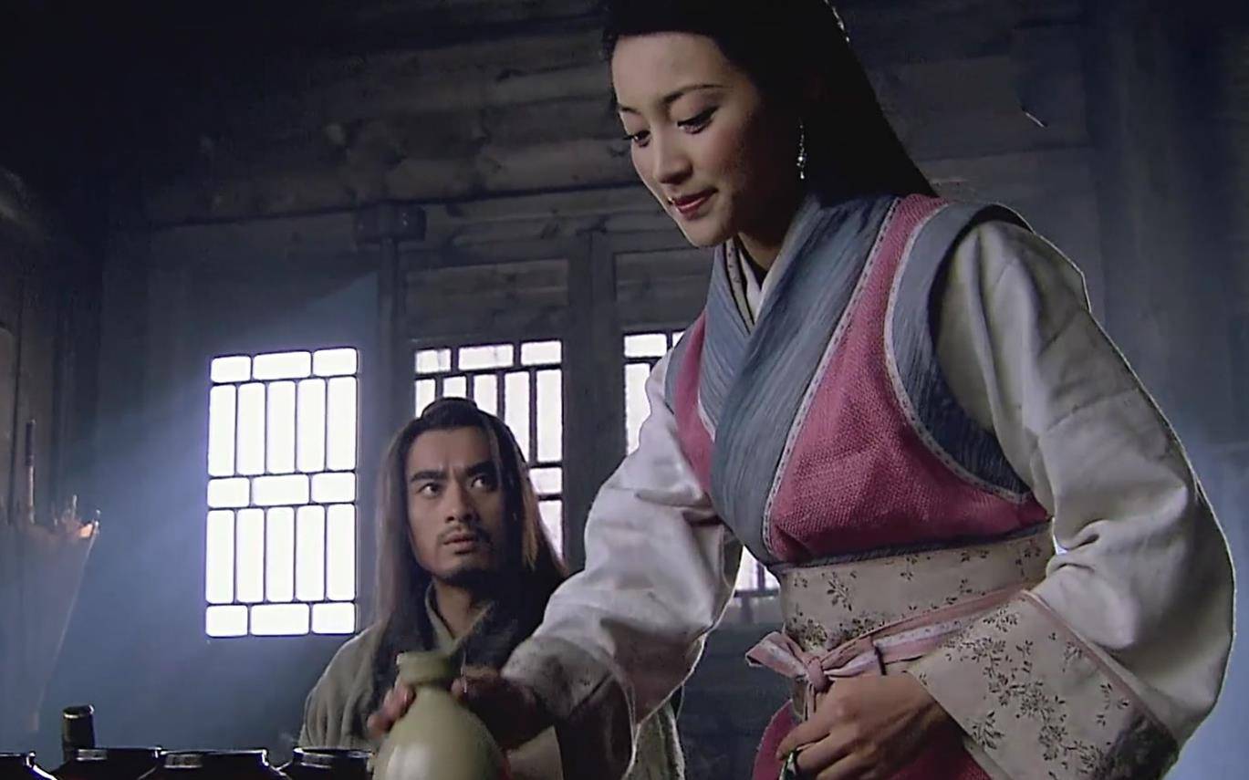 武松为武大郎报仇,贪图美色撕开了潘金莲的衣服?其实是保命手段