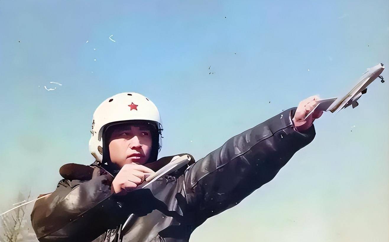 王伟牺牲后,妻儿现状如何?妻子被特招入伍,儿子成海军军官