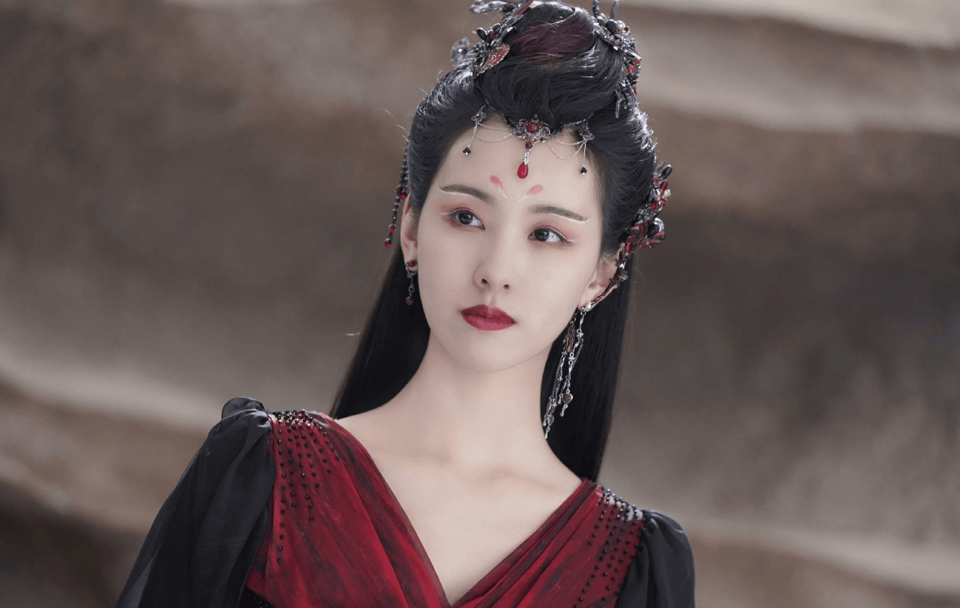 陈都灵:美的璀璨之光,娱乐圈新生代的耀眼明星