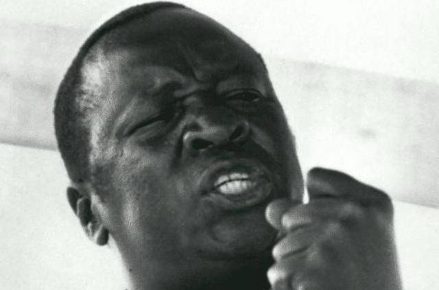 屠夫阿明的私人厨师:我为暴君做饭的那些事儿_欧铜德_足球_因为